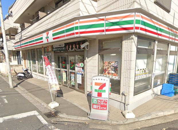コンビニ　セブンイレブン（コンビニ）まで518m