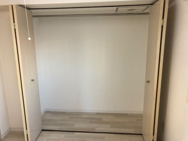 収納　壁一面の大型クローゼットです！