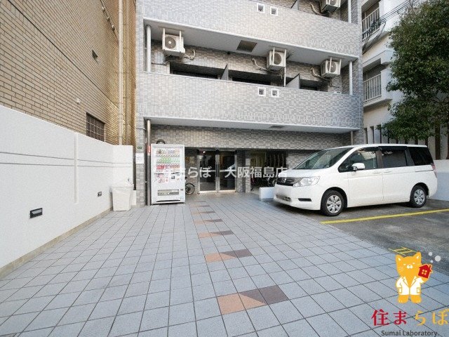 地下鉄御堂筋線 西中島南方駅 徒歩7分 11階建 築30年の外観写真