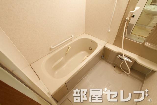 バス・シャワールーム　お風呂でゆったりと。
