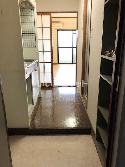 名鉄各務原線 新那加駅 徒歩8分 6階建 築33年の玄関写真