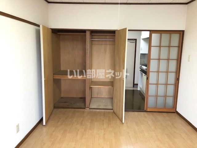 名鉄各務原線 新那加駅 徒歩8分 6階建 築33年の内装写真
