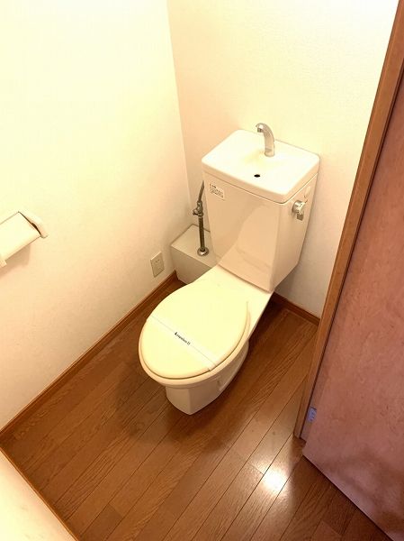 レオパレスcomfortのトイレ写真