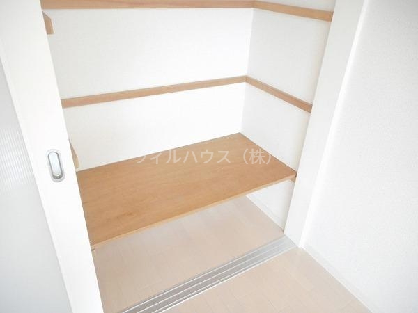 収納　高さ調節可能！