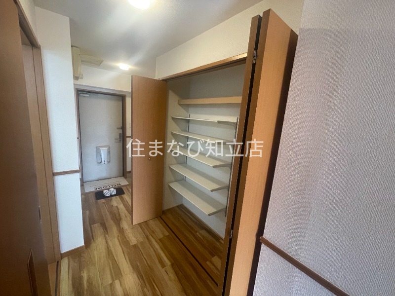 玄関　同型別部屋写真