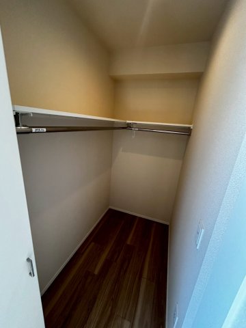 収納　1.3帖ウォークインクローゼット