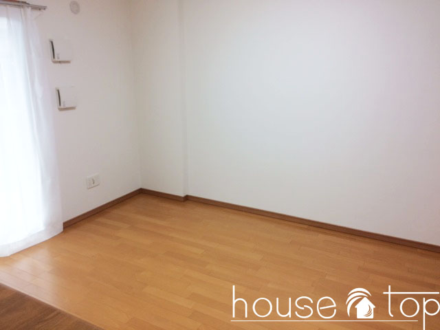 居室・リビング　洋室にはベッドやＴＶなど設置可能です！