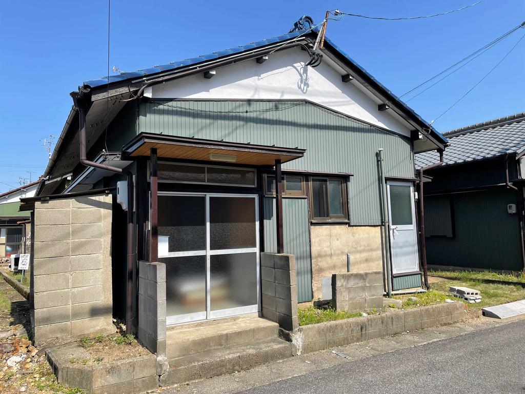 野中5丁目貸家の建物外観