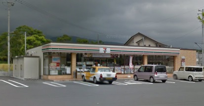 コンビニ　セブンイレブン（コンビニ）まで1322m