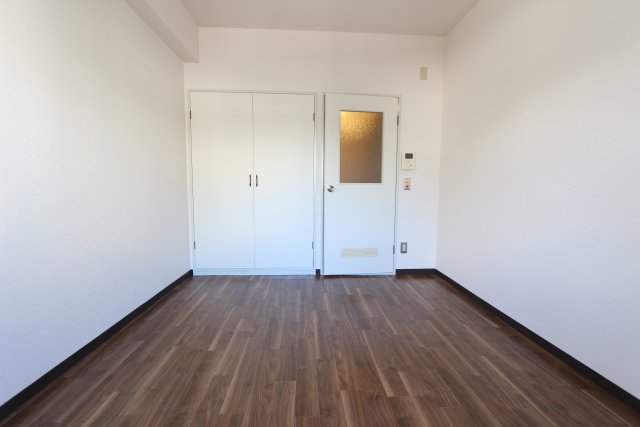 居室・リビング　同物件別号室