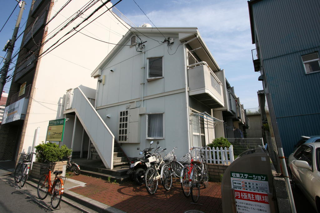 高松市番町のアパートの建物外観