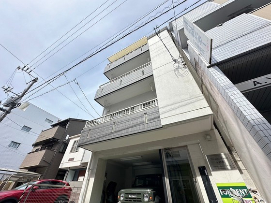 【広島市中区十日市町のマンションの建物外観】