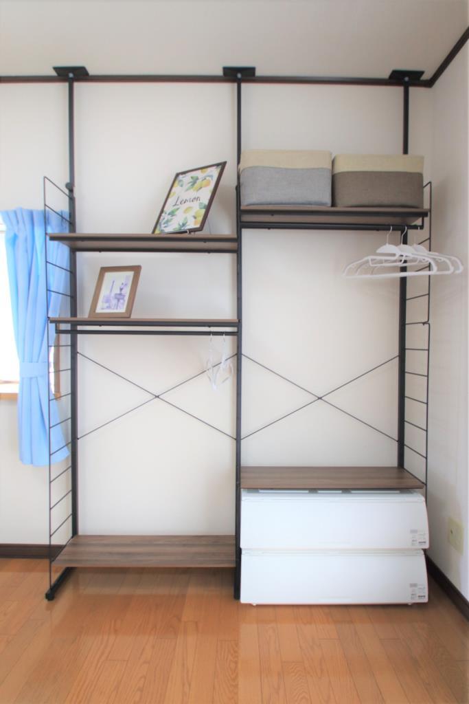 収納　洋服掛けシェルフ