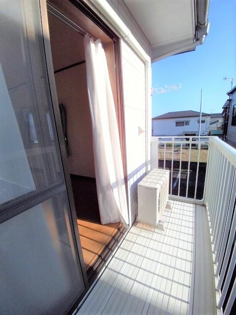 バルコニー　明るいバルコニー