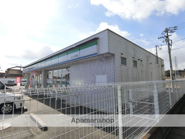 コンビニ　ファミリーマート（コンビニ）まで1295m