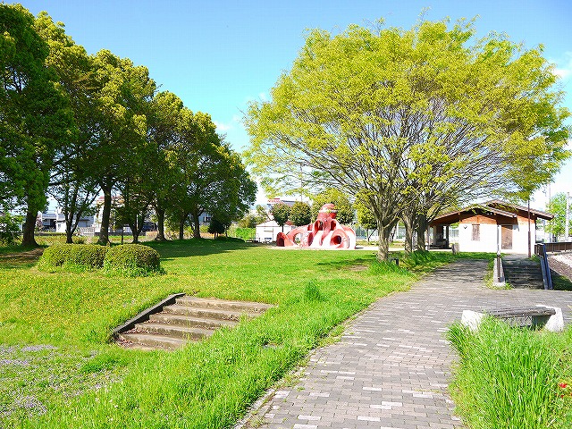 【桜井市大字戒重のアパートの公園】