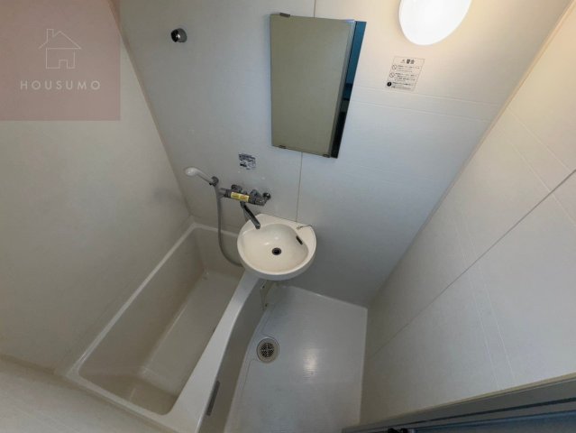 洗面設備　トイレもきれいです