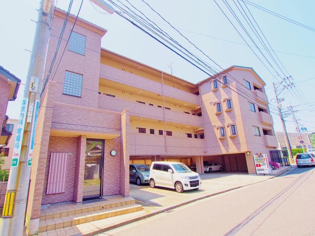 安芸郡海田町蟹原のマンションの建物外観