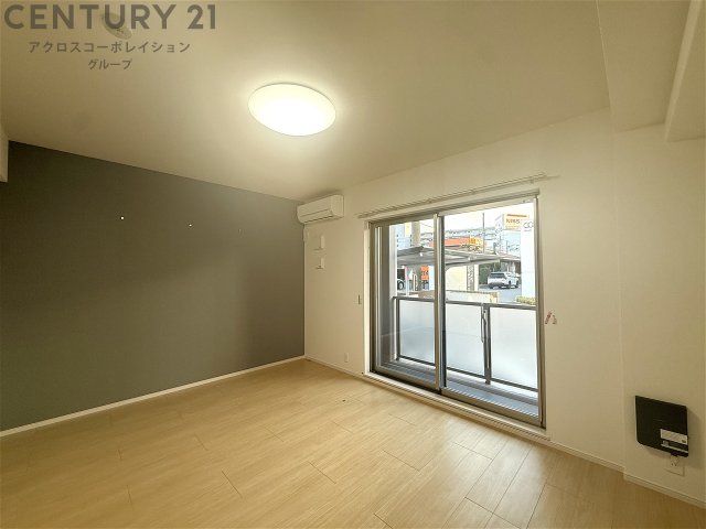 居室・リビング　リビングはエアコン、照明付きです☆