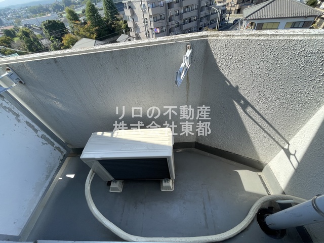 バルコニー　バルコニーがあるので洗濯物を太陽の下で干すことができます♪