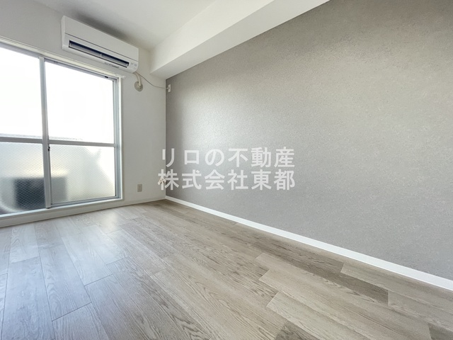 居室・リビング　アクセントクロス仕様で、お部屋をオシャレに演出してくれます♪