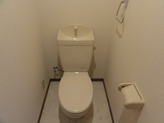 トイレ　コンパクトで使いやすいトイレです