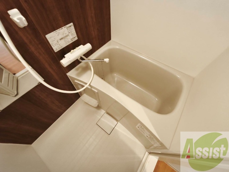 バス・シャワールーム　お風呂になります。一日の疲れを癒してくださいね。