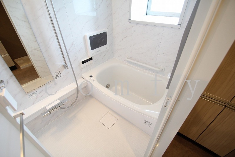 バス・シャワールーム　追炊き・浴室乾燥機付きバス