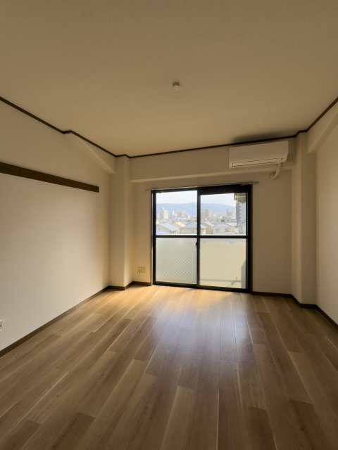 居室・リビング　同物件別号室の写真です。