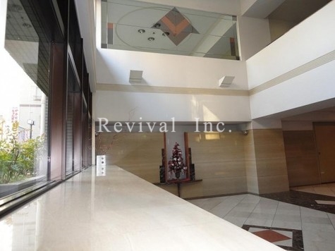 ロビー　高級感あるグランドロビーでございます