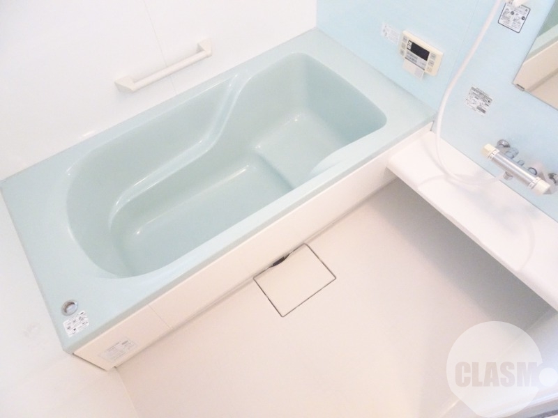 バス・シャワールーム　浴室乾燥機＆追焚機能付き広々バスルーム♪