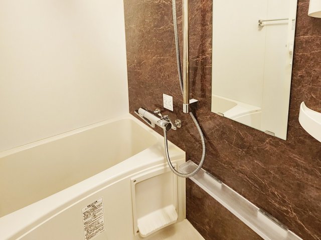 バス・シャワールーム　お風呂です