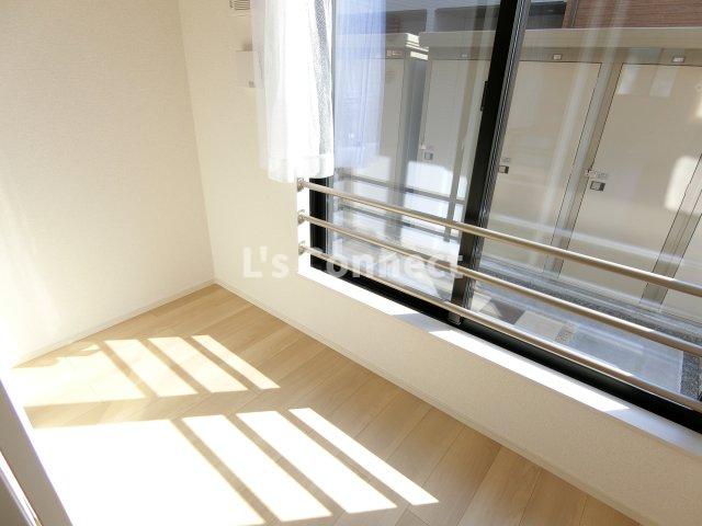 その他　サンルーム付きで天気を気にせず洗濯できます。