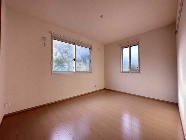 居室・リビング　別部屋参考写真です