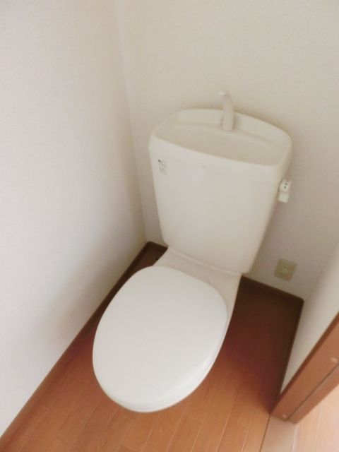 トイレ　清潔感のあるトイレです