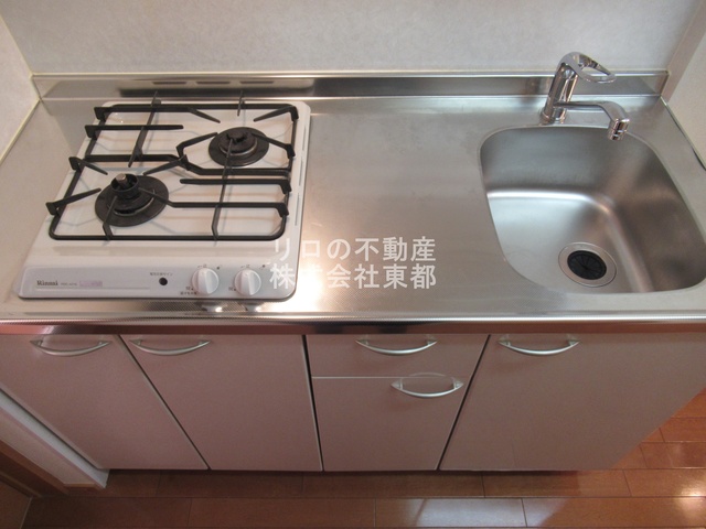 キッチン　２口ガスコンロ設置済！お引越し後すぐにお料理できます！