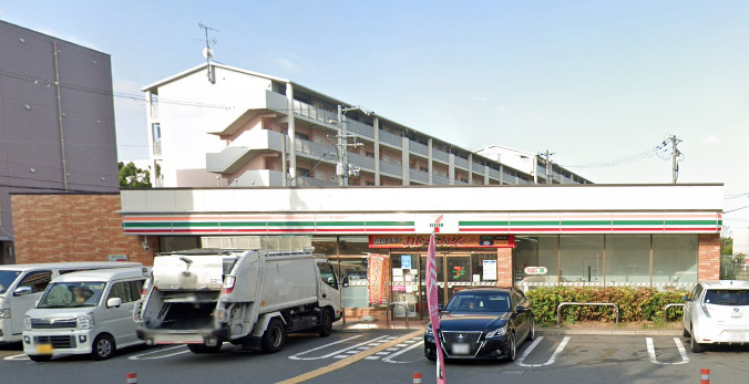 コンビニ　セブンイレブン 摂津三島2丁目店（コンビニ）まで729m