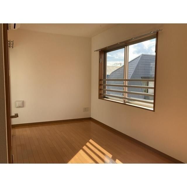 居室・リビング　別号室参考写真