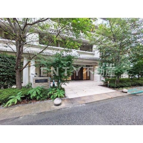 エントランス　建物の内部です