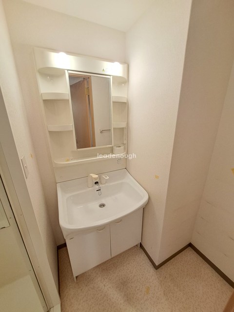 洗面設備　同マンション別部屋