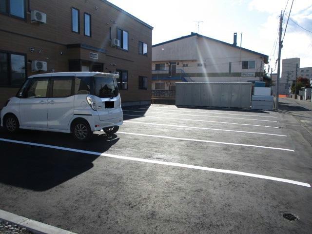 駐車場　駐車場