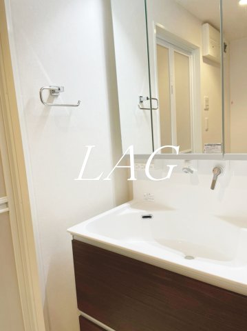 洗面設備　独立洗面台です。