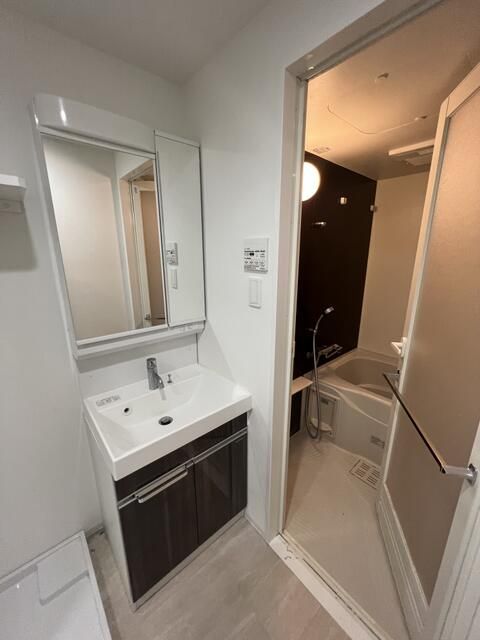 バス・シャワールーム　室内写真は（参考写真）他部屋になります。