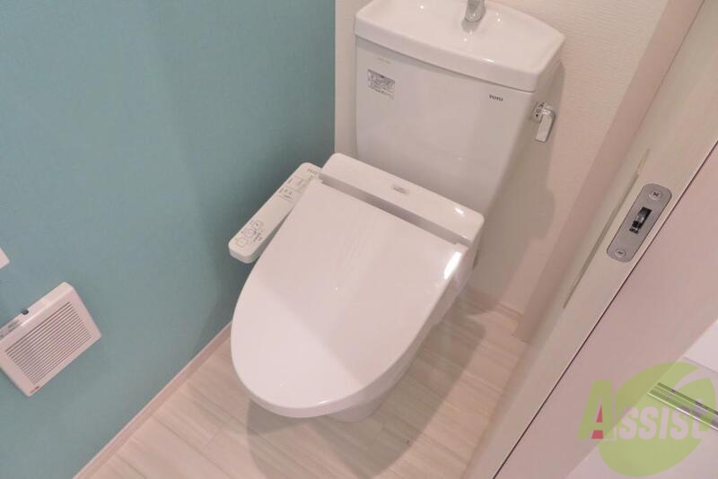 トイレ　シャワートイレも標準装備されております。わーい