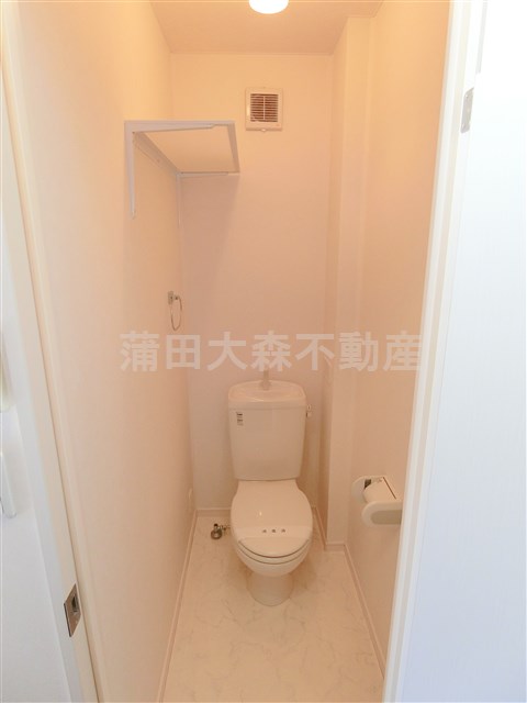 トイレ　棚付きオトイレ