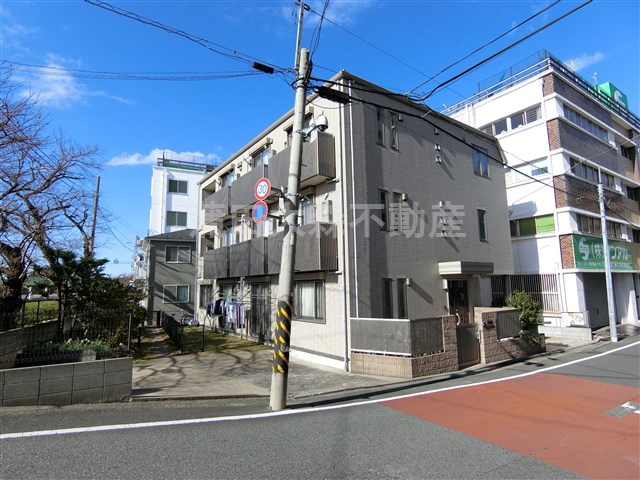 建物外観　2009年9月築　鉄骨造地上3階建て総戸数6戸 東京都大田区
