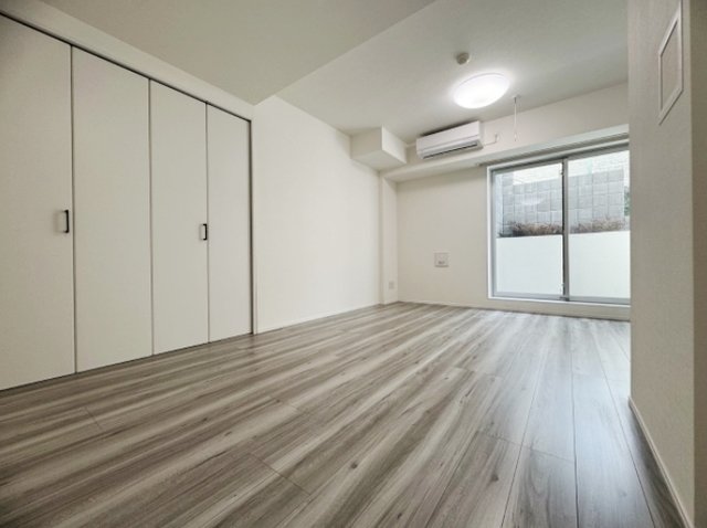 居室・リビング　こちらの居間で趣味の時間をお楽しみください
