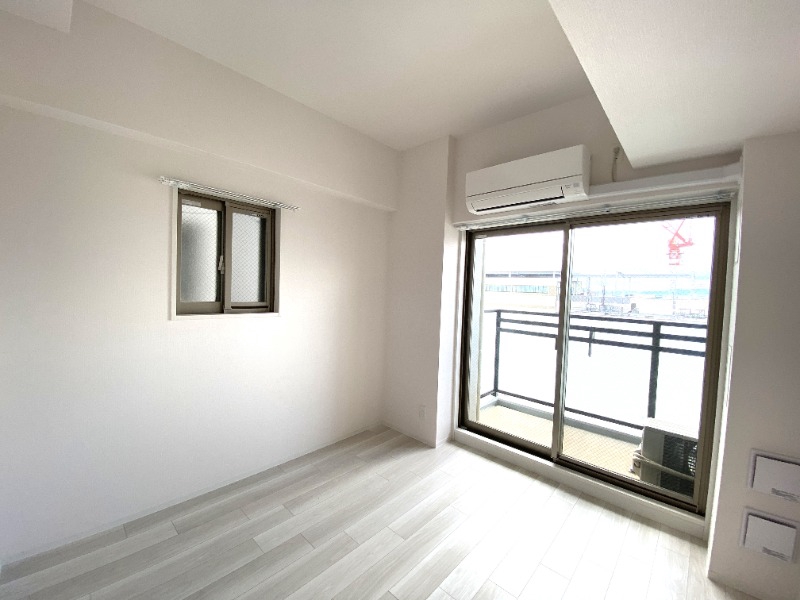 居室・リビング　白を基調にした明るいお部屋です。