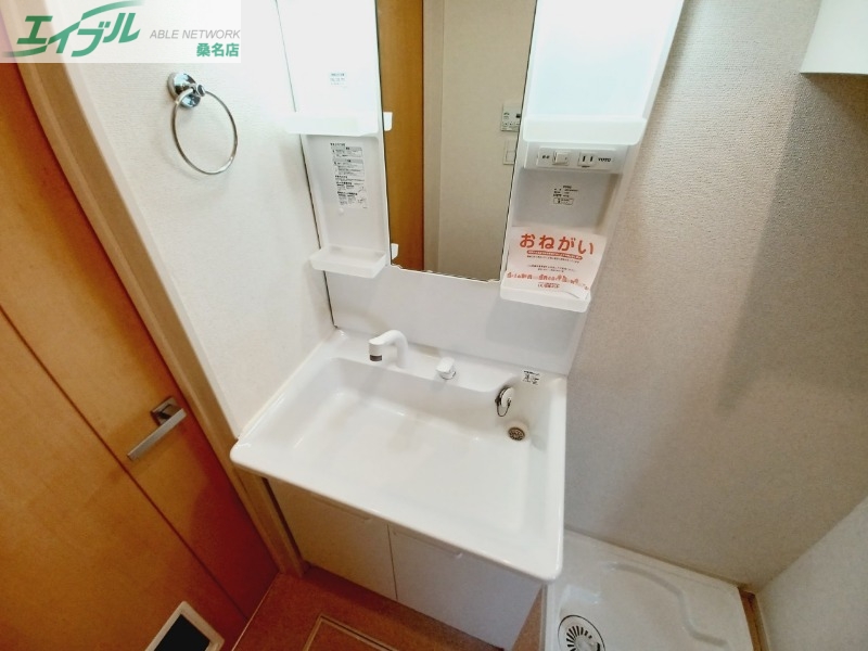 洗面設備　別部屋参考写真です
