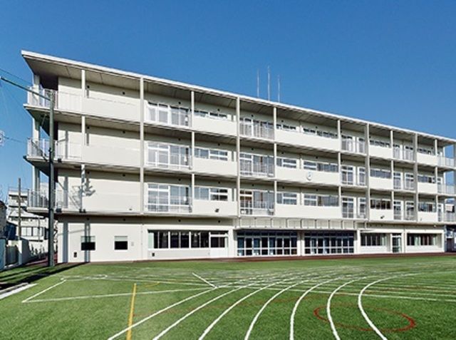 小学校　足立区立足立小学校（小学校）まで649m